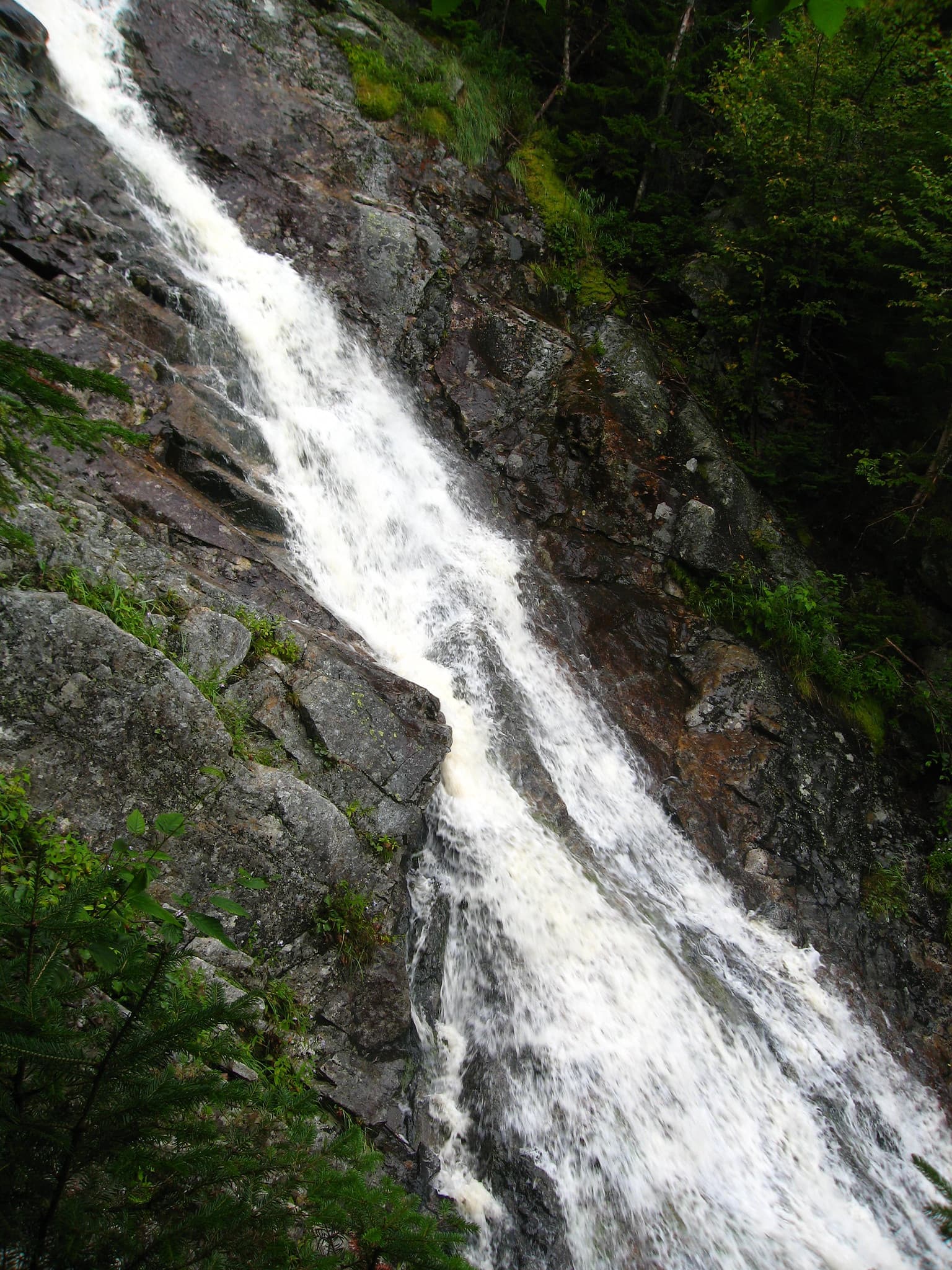 Nancy Cascades scene in New Hampshire (gallery 1). User supplied image; verify rights before public publish.