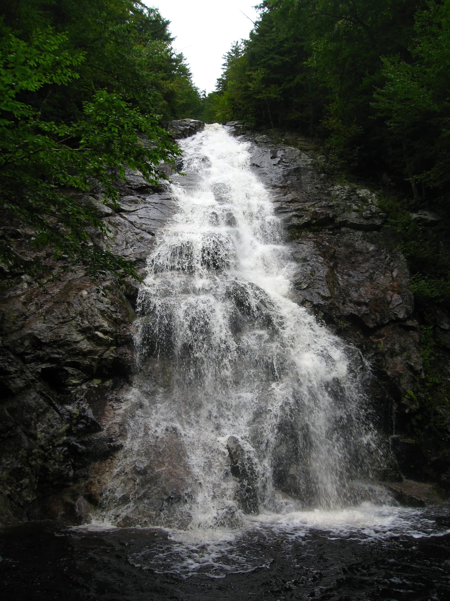 Nancy Cascades scene in New Hampshire (gallery 2). User supplied image; verify rights before public publish.