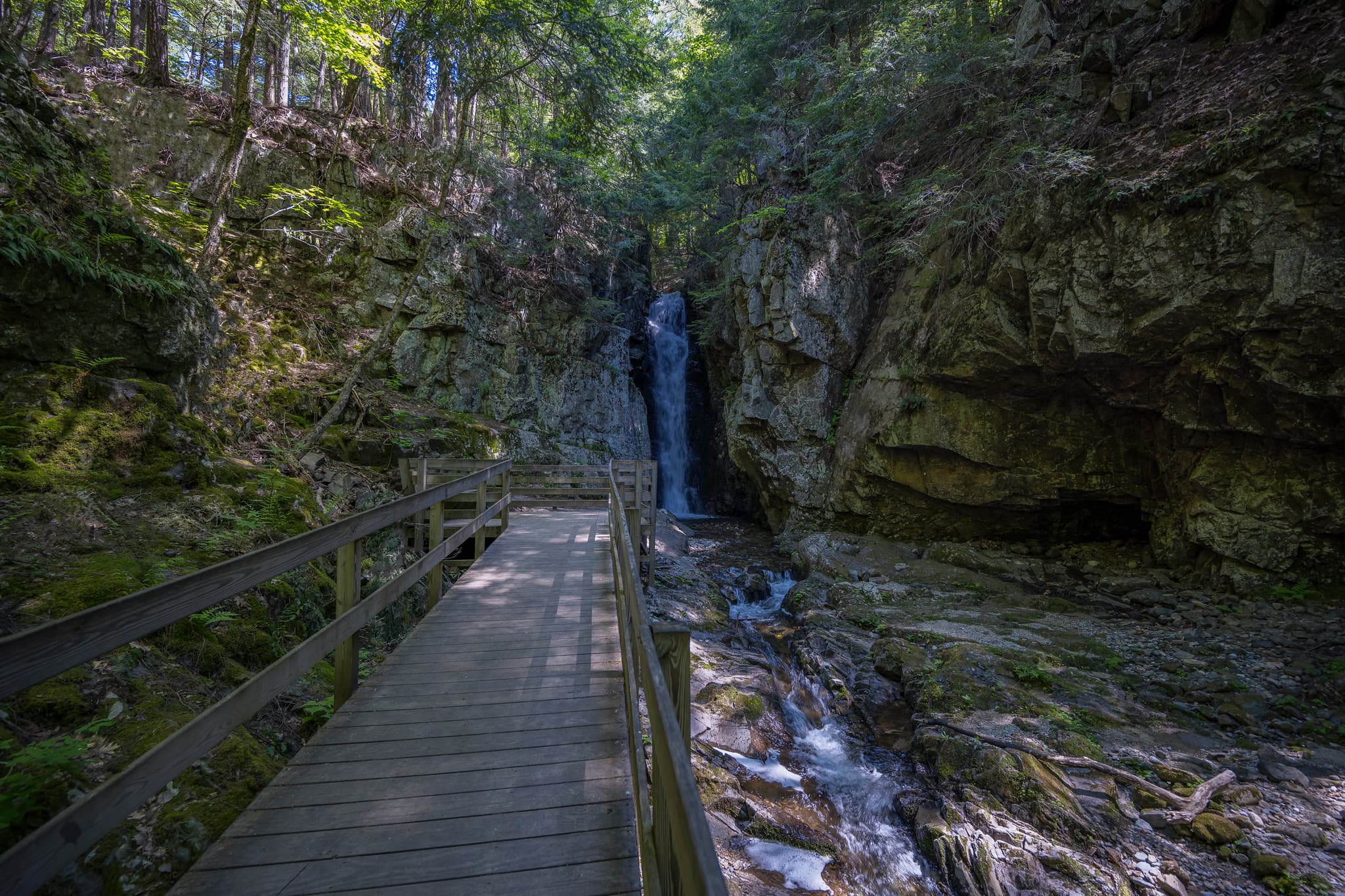 Emerald Pool view in New Hampshire, gallery 1. User supplied image. Verify rights before public publish.